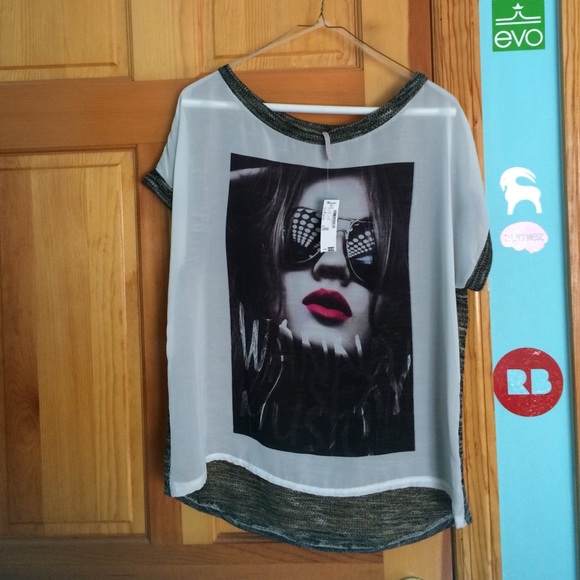 Mandee shirt (large) never worn