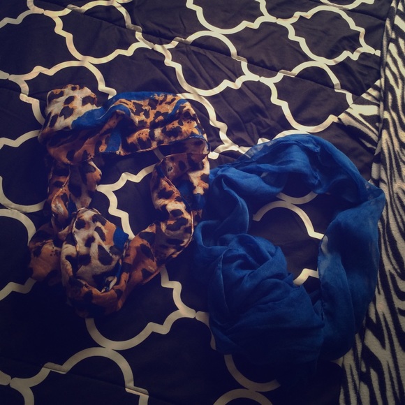 2 infinity scarfs!
