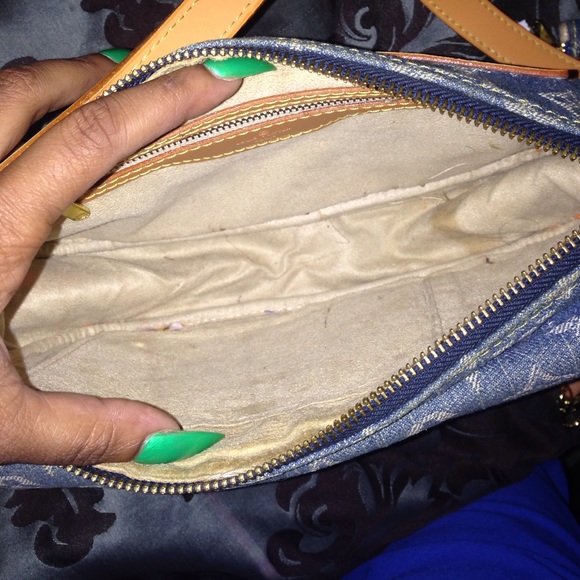 Tracking info - Picture 2 of 3