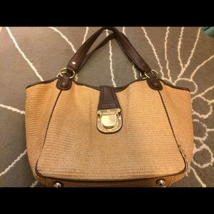 ☀️Summer Closeout 😎🌴☀️Michael Kors Straw Handbag