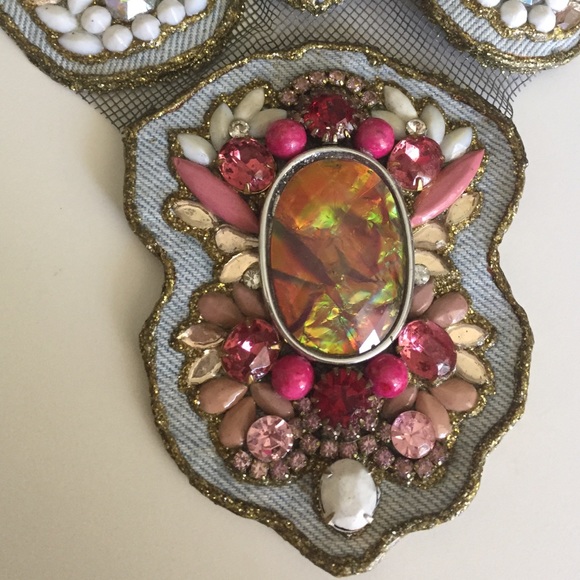 Amazing necklace with 3 different sets of colors! - Picture 2 of 4