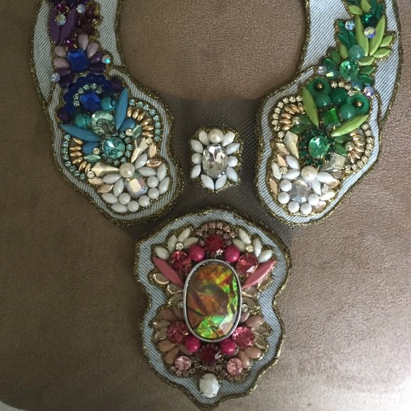 Amazing necklace with 3 different sets of colors! - Picture 1 of 4