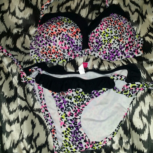 NWOT VS Cheetah Rainbow Bikini