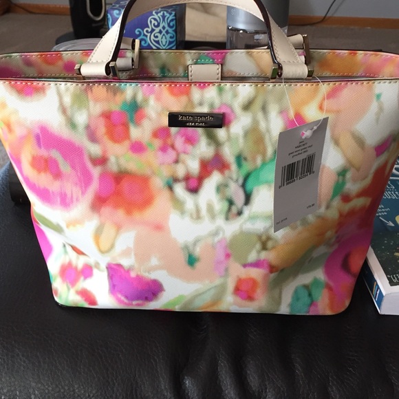 kate spade Handbags - NWT Kate Spade Juno bag in grant street vinyl