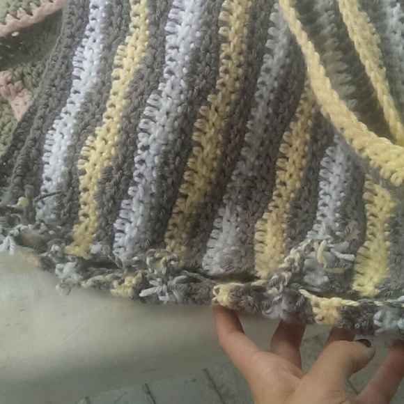 Crochet baby blanket - Picture 2 of 2