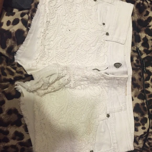 Shorts - Picture 3 of 4