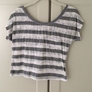 🚫🚫 SOLD 🚫🚫Striped crop tshirt