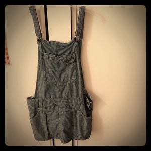 Super cute dress overalls!