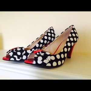 Polka dot retro kitten heels