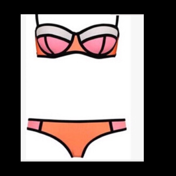 ⚠️Triangle style bikini⚠️