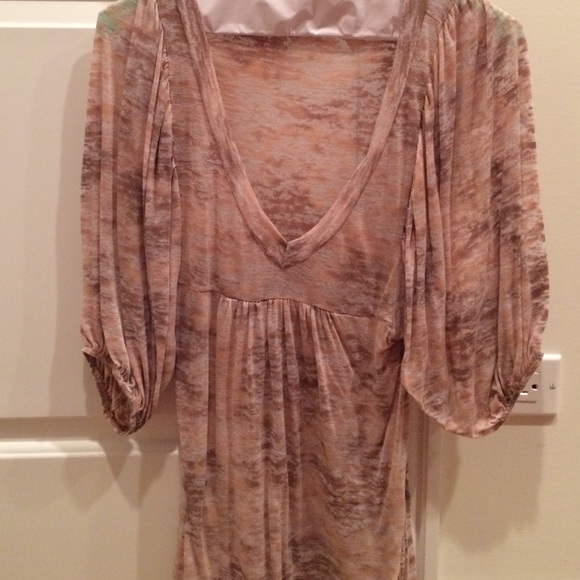 Flowy very comfortable v neck - Picture 1 of 2