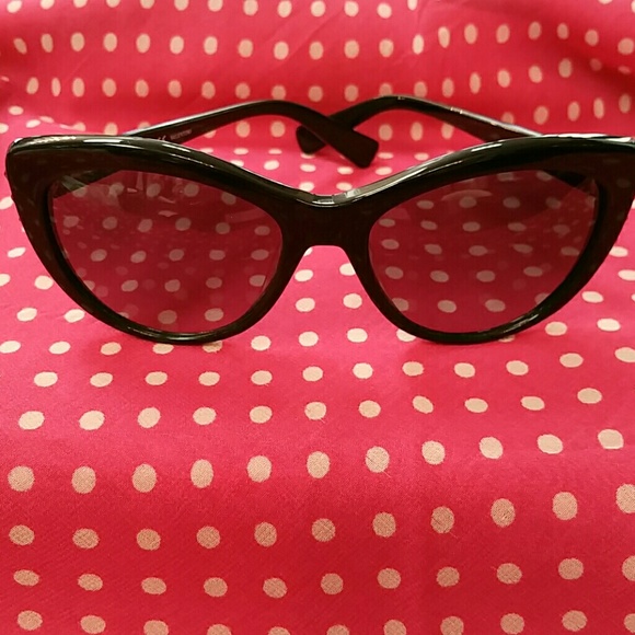 💖SOLD💖  Valentino Sunglasses