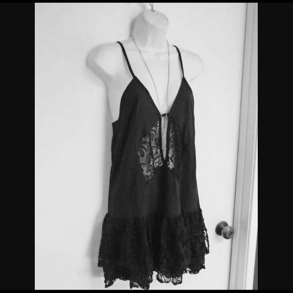 🚫SOLD🚫 Nasty Gal Black Lace Dress - Picture 2 of 3