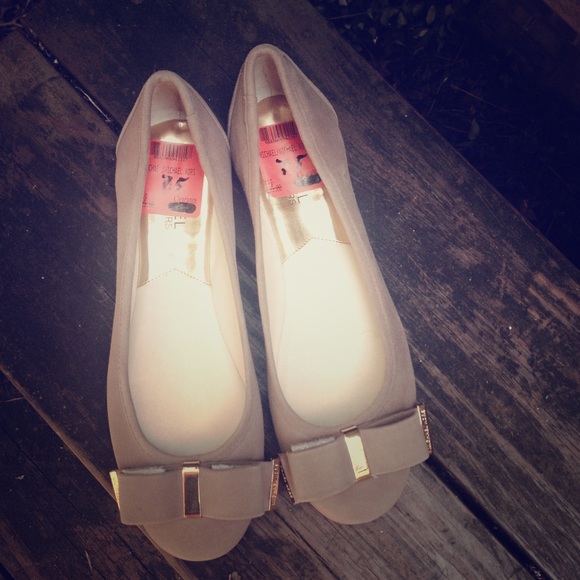 Michael Kors flats new with tags