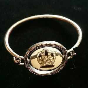 Bundle Juicy Couture bracelet and shorts