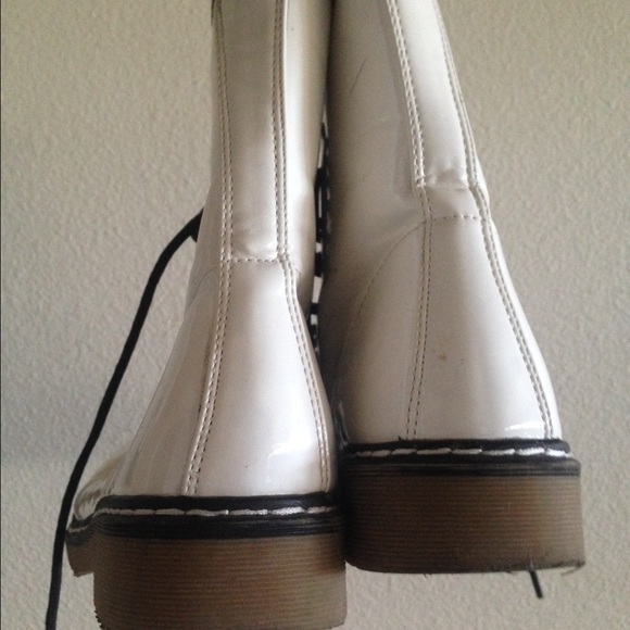 Sold - Picture 3 of 4