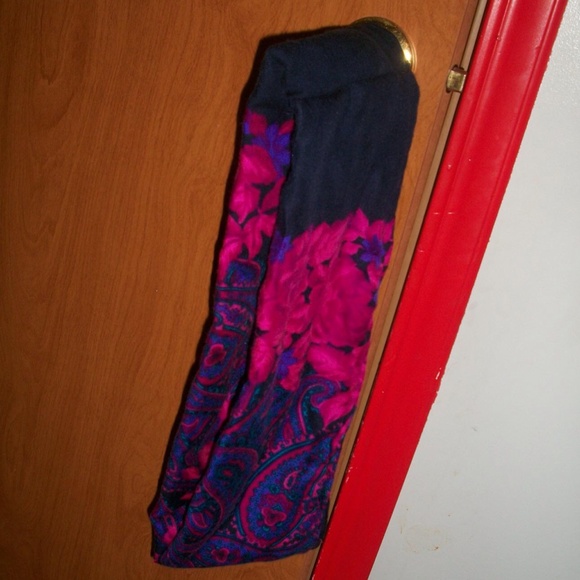 Scarf! - Picture 2 of 3