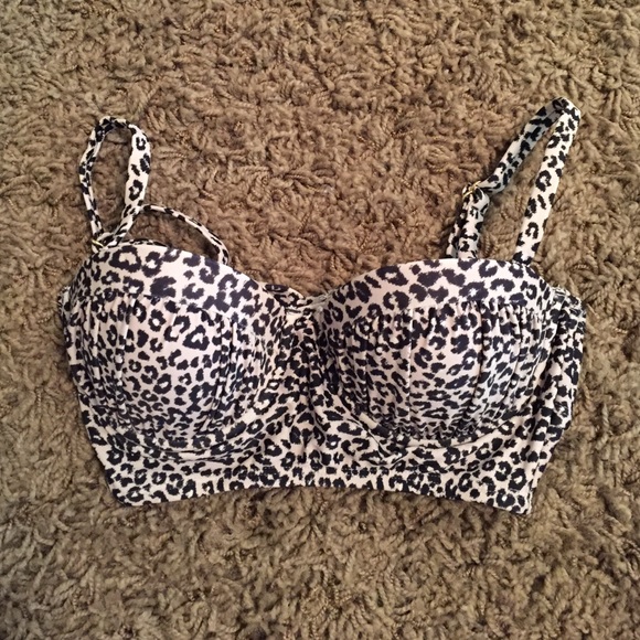 Xhilaration Other - Cheetah print bralet bikini swimsuit top