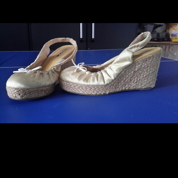 American eagle high heels