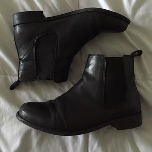 Topshop Chelsea Boots