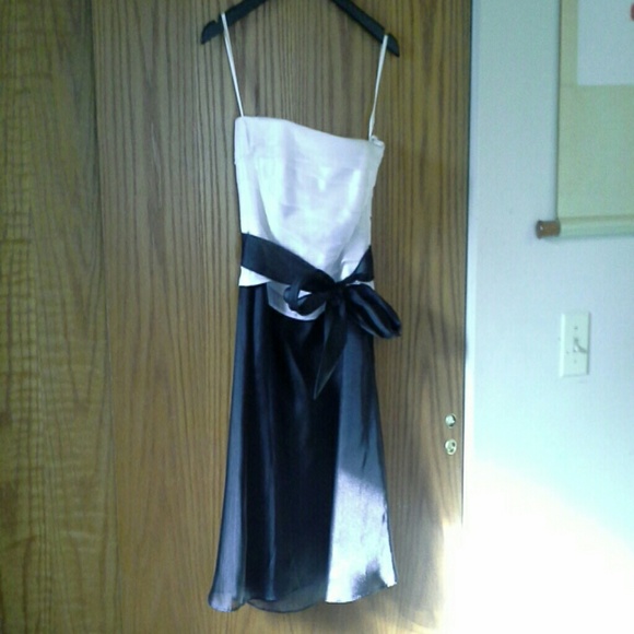 [RELISTED] NWT Gorgeous taffeta colorblock dress - Picture 2 of 4