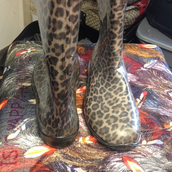 Cheetah Print Rain Boots 🐆😍👢 - Picture 1 of 4