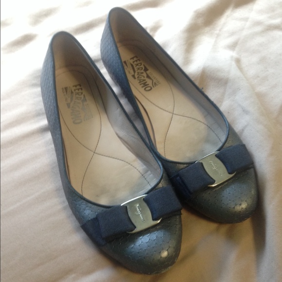 salvatore ferragamo flats