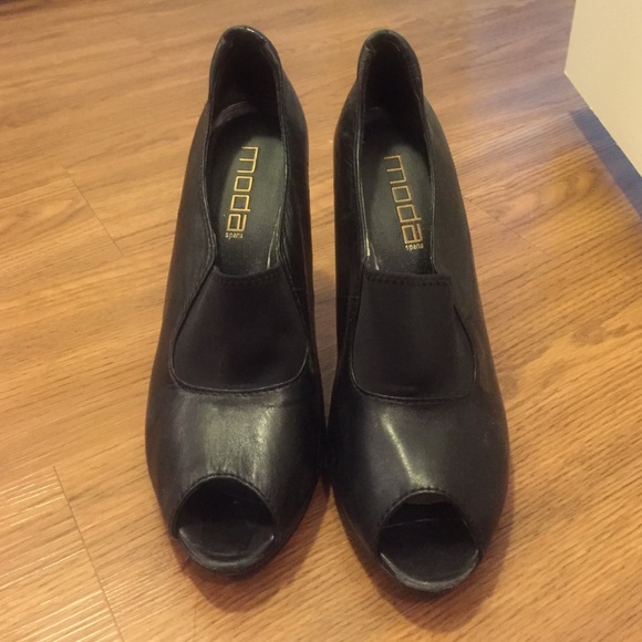 Sleek black heel