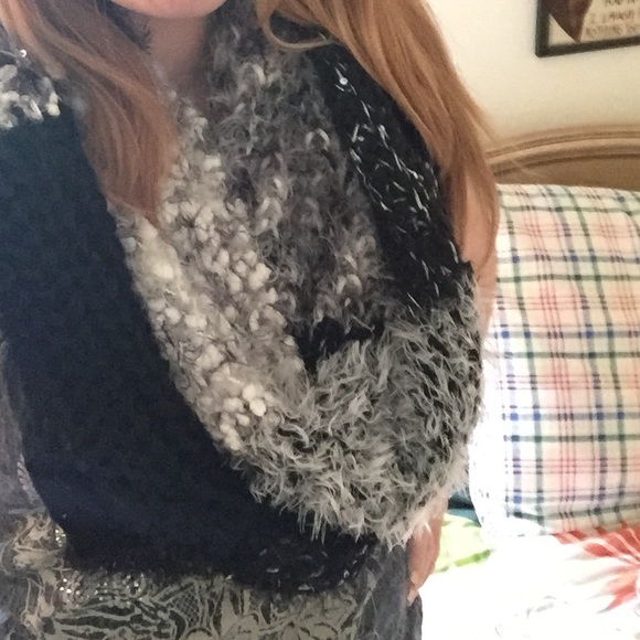 ⚠️SOLD⚠️Multi-patterned fuzzy scarf - Picture 4 of 4