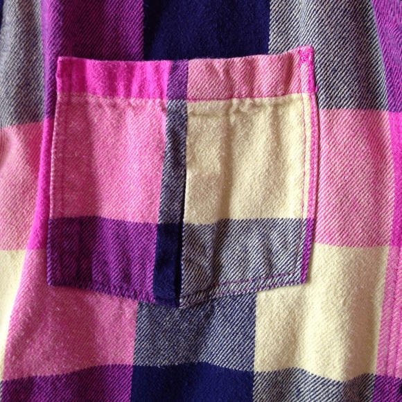 ❌SOLD! ❌ Flannel - Picture 2 of 4