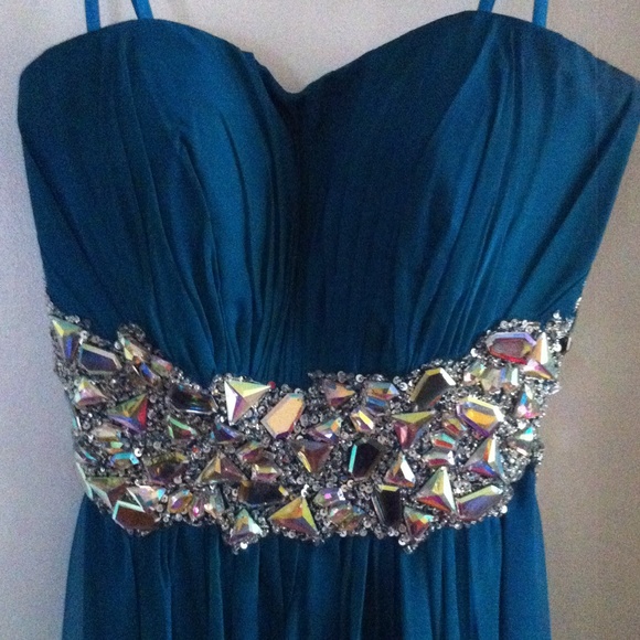 PROM DRESS - Picture 3 of 4