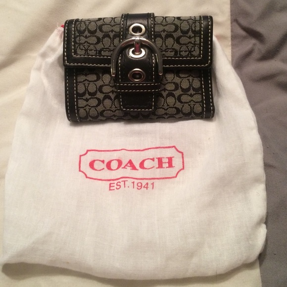 Coach wallet - Picture 1 of 3
