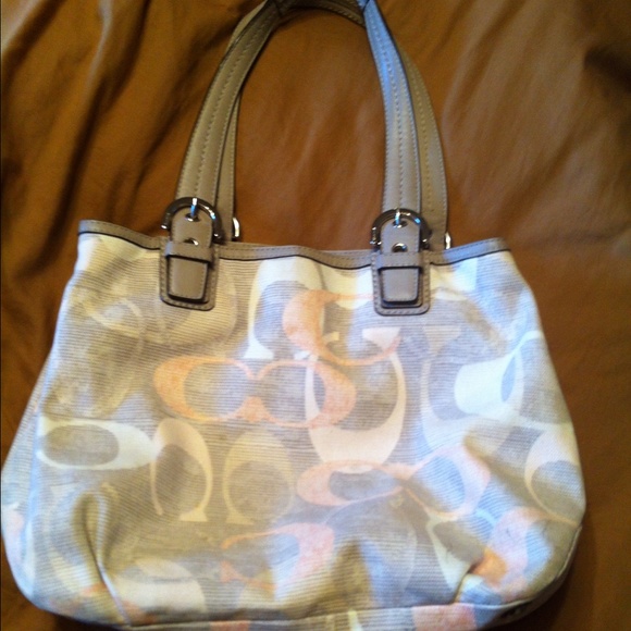 Authentic Coach Handbag - Picture 1 of 4
