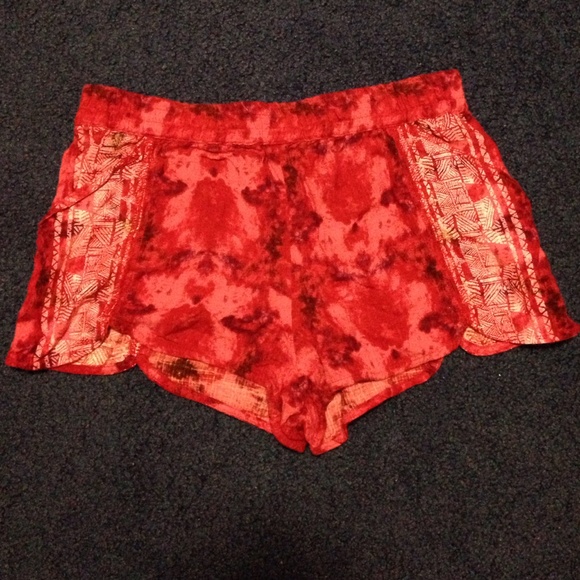 urban outfitters tie dye pink shorts
