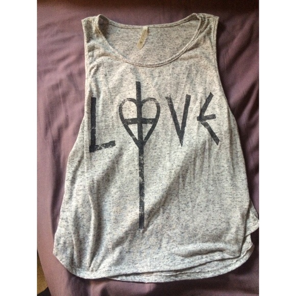 Graphic tank
