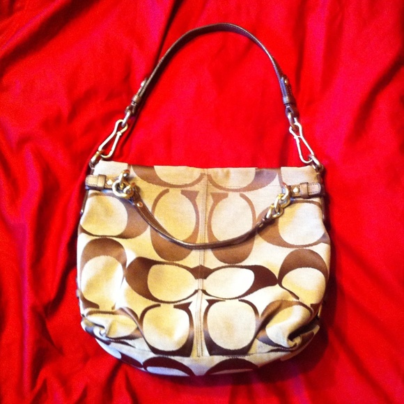 Authentic Coach Brooke - Picture 1 of 4