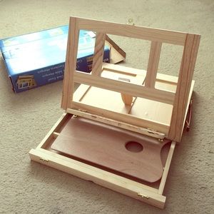 Small painting easel