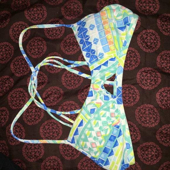 BUNDLE Hollister xs bikini top and xs bottoms