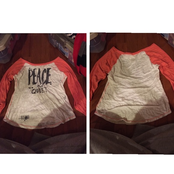 American eagle shirt.