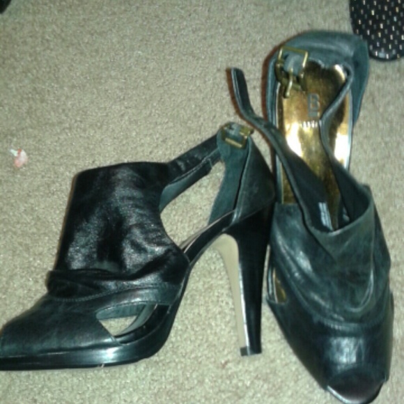 Shoes - Picture 2 of 4