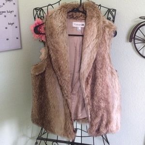 FOREVER 21 Brown Faux Fur Vest 💕 Size M
