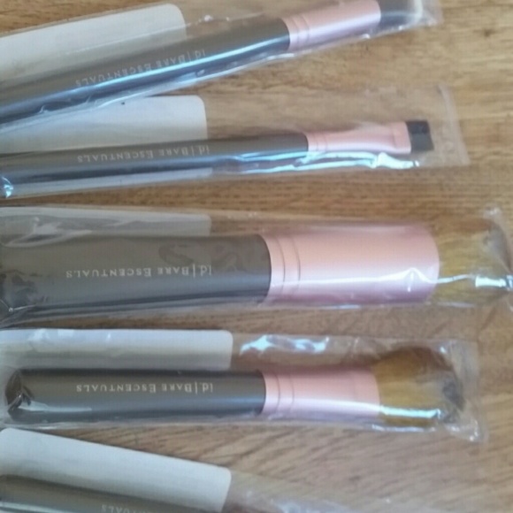 Makeup Bundle id Bare Escentuals/elf makeup - Picture 1 of 4