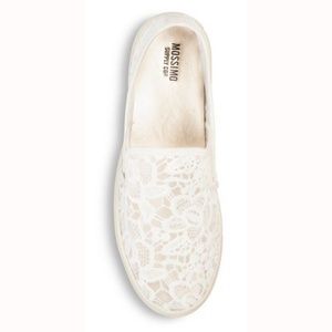 NWOT Size 8 - lace slip ons