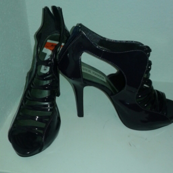 Shoes - Picture 2 of 3