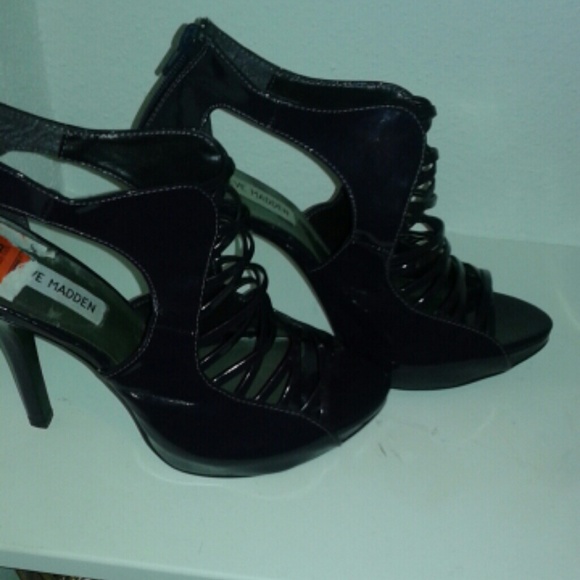 Shoes - Picture 3 of 3