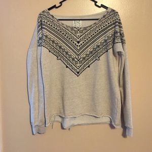BILLABONG sweater top.