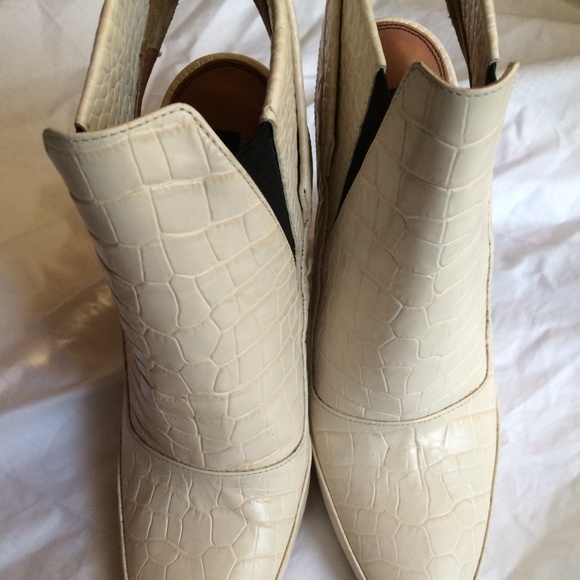❌SOLD❌Slingback heeled booties - Picture 3 of 3