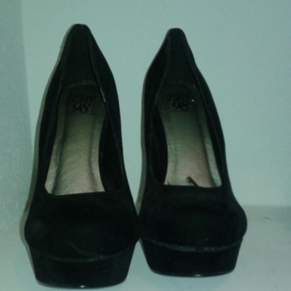 Shoes - Picture 2 of 3