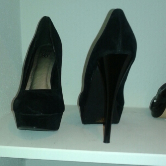Shoes - Picture 3 of 3