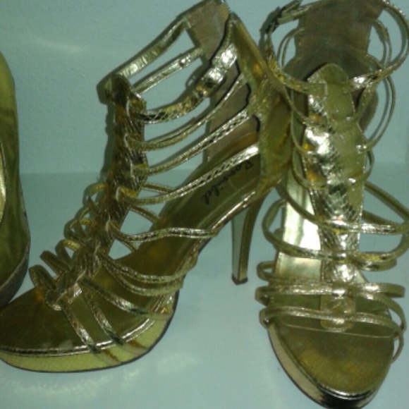 Shoes - Picture 2 of 3